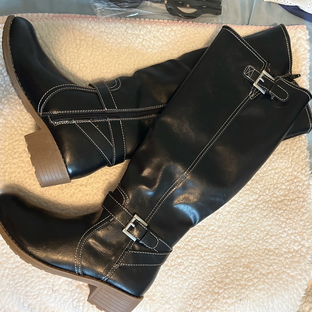 Black Knee High Boots with Smooth Finish